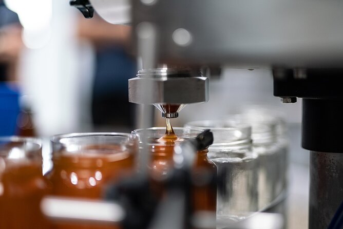 30-Minute Guided Honey Tasting Activity in Melini - Seeing the bottling process in real time