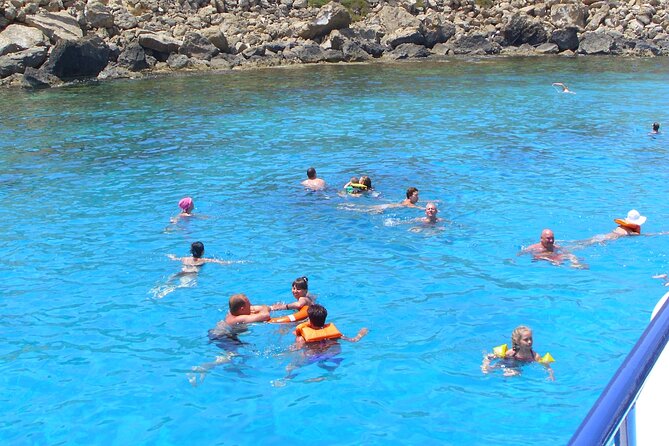 APHRODITE II -LAZY DAY CRUISE-BLUE LAGOON,TURTLE COVE, with LUNCH - Roast lunch in the downstairs lounge