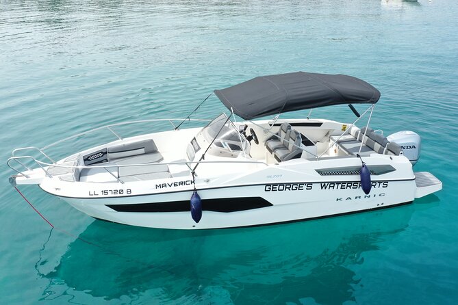 Exclusive line 225hp, self drive boat Karnic SL701 8.0m - Who will enjoy this self-drive boat hire