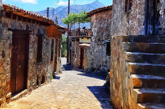 FAB Private Customized Tours Cyprus from Larnaca city - Walking into old Nicosia and the Green Line