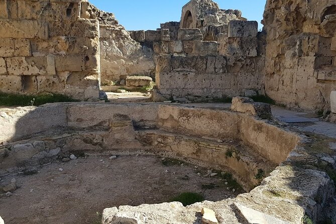 From Nicosia and Kyrenia: Famagusta & Kyrenia as Circular Tour - Famagusta’s Gothic mosque and old city