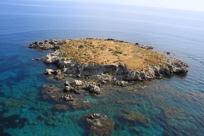 Luxury Eden 18 Private Self-drive boat hire to Blue Lagoon & more - Arnaoutis Beach and the western turnaround