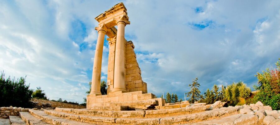 Paphos: Aphrodite's Birthplace, Lefkara & Kourion Day Trip - Pano Lefkara, lace, and silverwork