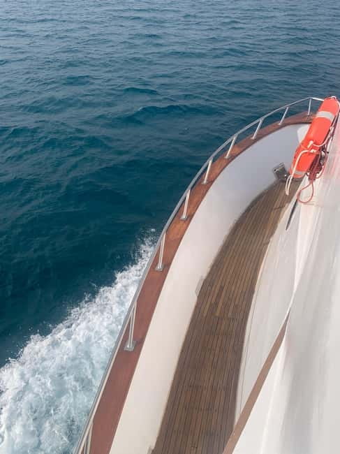 Protaras: 80s and 90s Sunset Cruise with Cypriot Dinner & DJ - A Cypriot dinner served onboard