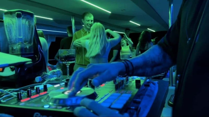 Protaras: 80s and 90s Sunset Cruise with Cypriot Dinner & DJ - Practical details that make the evening easier