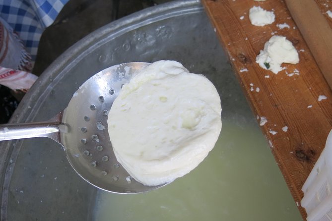 Troodos Mountains Halloumi Making: All Inclusive Workshop & Tour - Guides and the small-group advantage